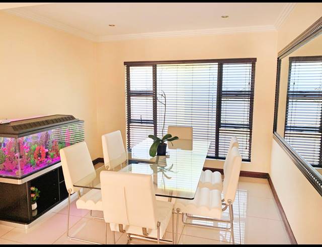 BEDROOM HOUSE FOR SALE IN MIDSTREAM ESTATE